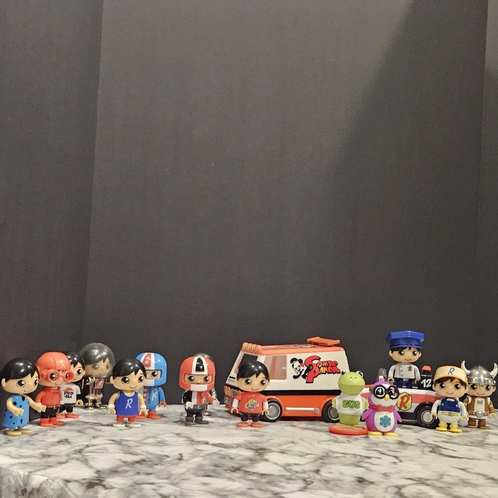 Ryan's World Toys Lot‎ Of 14 Figures + 2 Vehicles - Picture 2 of 11